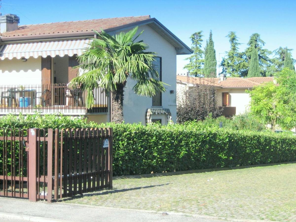 Belvilla By Oyo Enticing Holiday Home With Pool Lazise Zimmer foto